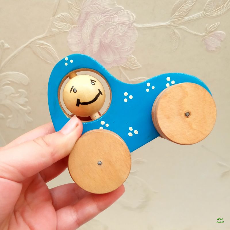 ماشین کوچولو چوبی